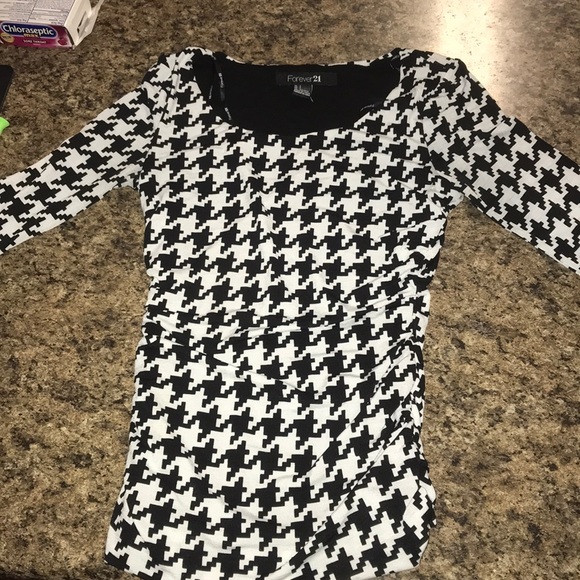 Top - Picture 2 of 4